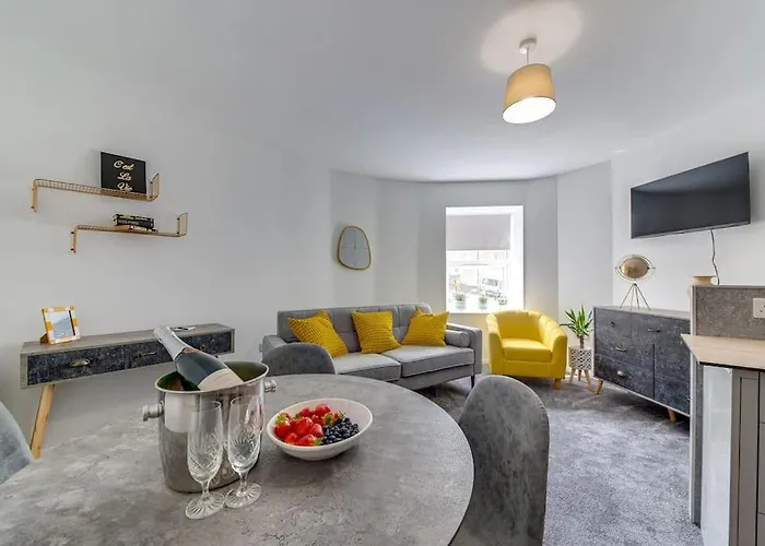 Exquisite 1St Floor Apartment