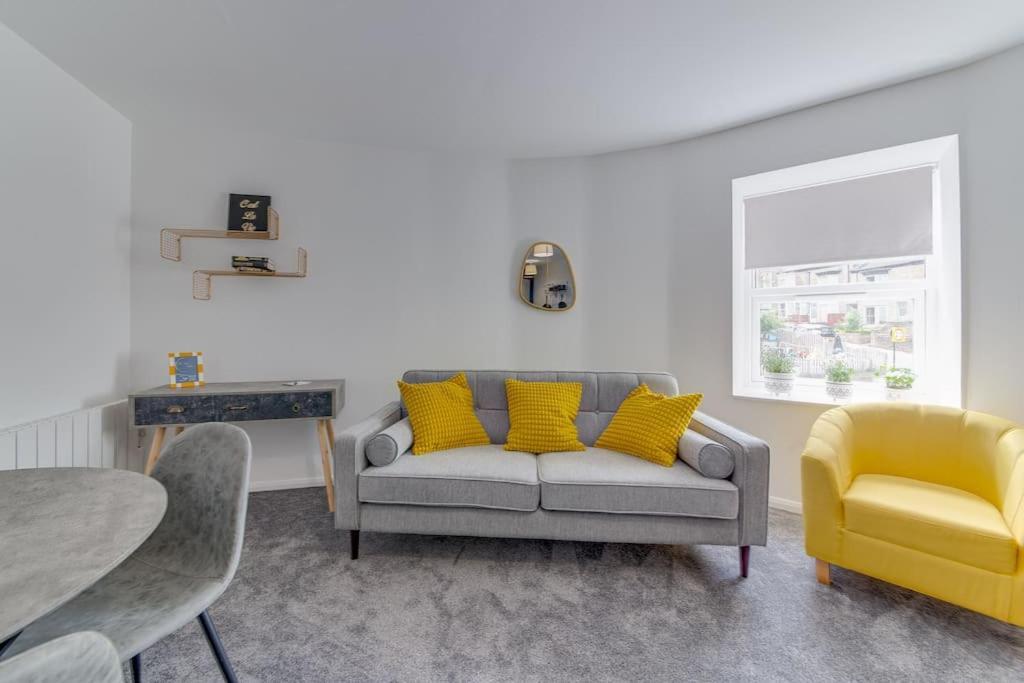 Exquisite 1st Floor *